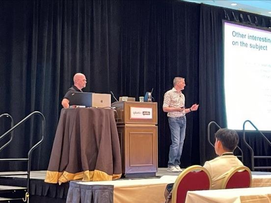 SMT op het podium las vegas splunk conf